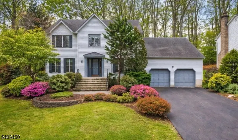 25 Cherokee Rd, East Brunswick Twp., NJ 08816