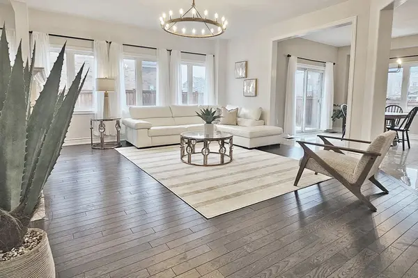 16 Vivian Creek RD #Main, East Gwillimbury, ON L0G 1M0