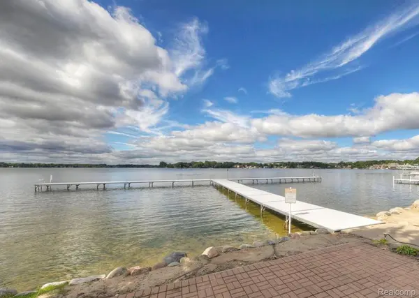 421 Village DR, Walled Lake, MI 48390