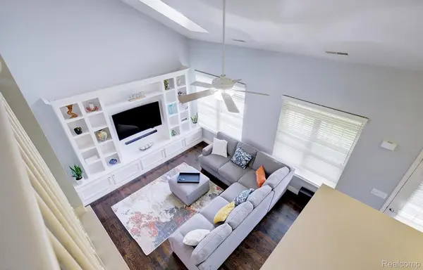 421 Village DR, Walled Lake, MI 48390