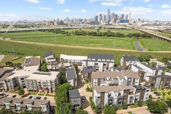 381 E Greenbriar #1402, Dallas, TX 75203