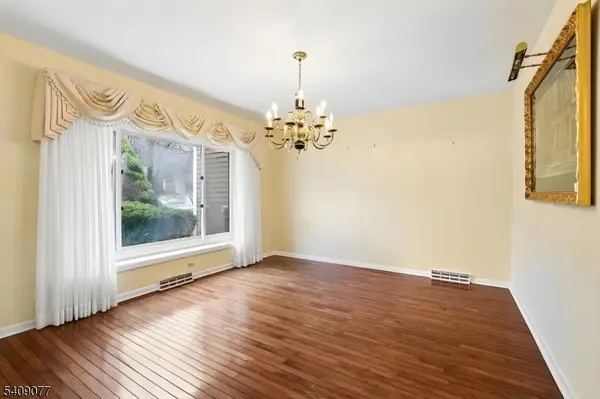 38 Hunters Circle, Tewksbury Twp., NJ 08833