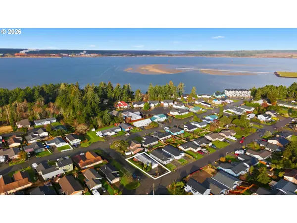 1590 SAINT JOHN AVE, Coos Bay, OR 97420