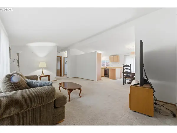 1590 SAINT JOHN AVE, Coos Bay, OR 97420