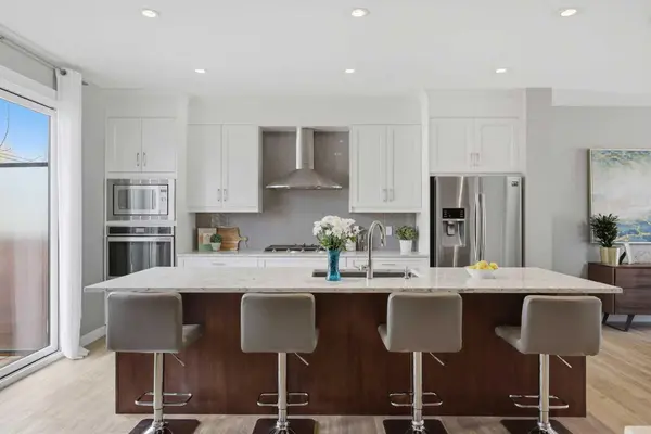 2313 7 ST NE, Calgary, AB T2E 4C7