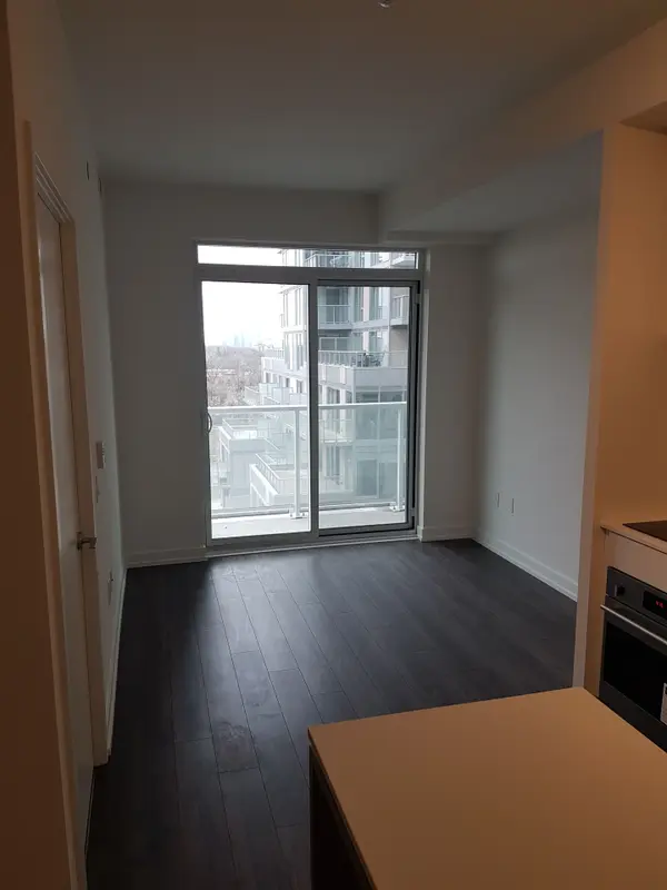 33 Helendale AVE #721, Toronto C03, ON M4R 0A4