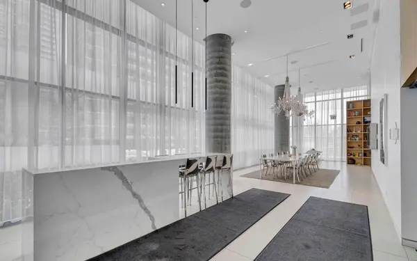 185 Roehampton AVE #912, Toronto C03, ON M2N 0C6