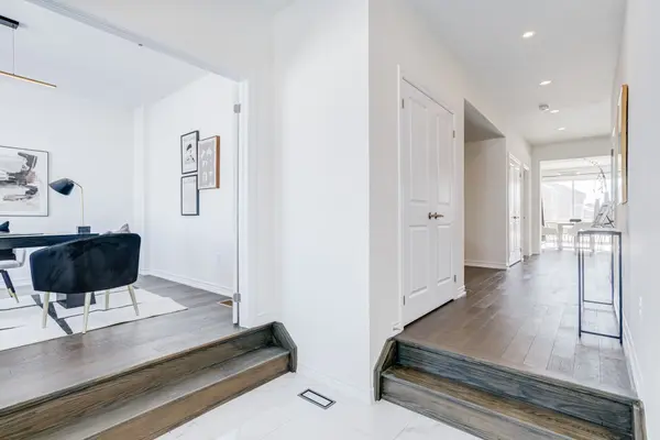 1093 Cole ST, Innisfil, ON L9S 4R7