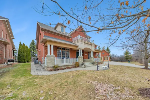 1590 Hallstone RD, Brampton, ON L6Y 5K8