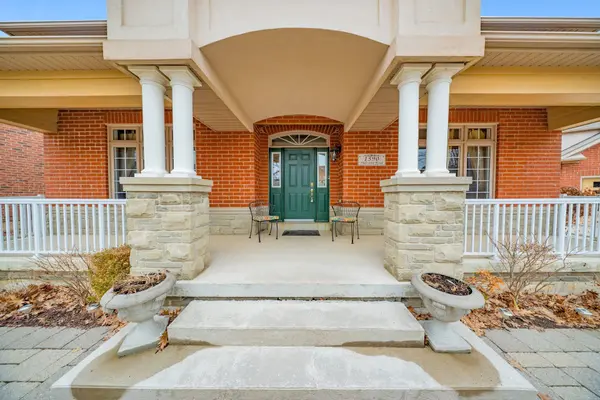 1590 Hallstone RD, Brampton, ON L6Y 5K8