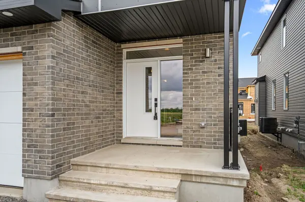 747 Kenny Gordon AVE W, Blossom Park - Airport And Area, ON K4M 0X9