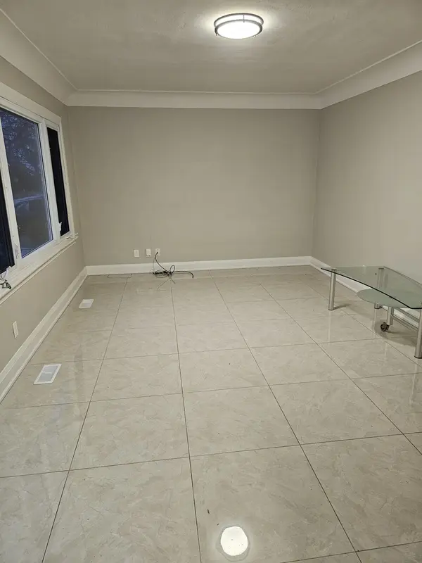 299 West 2nd ST, Hamilton, ON L9C 3H1