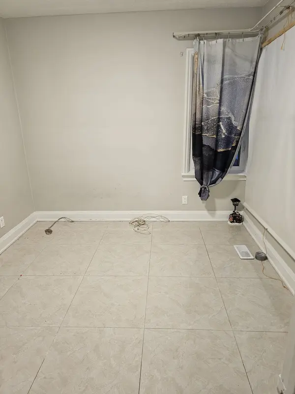 299 West 2nd ST, Hamilton, ON L9C 3H1