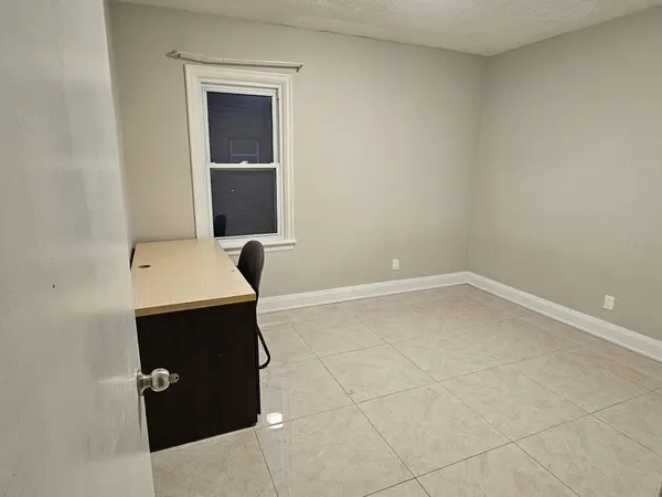 299 West 2nd ST, Hamilton, ON L9C 3H1