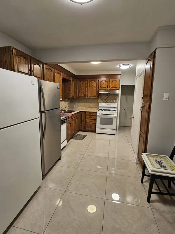 299 West 2nd ST, Hamilton, ON L9C 3H1