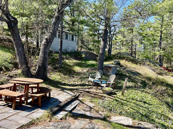 1 & 2 -1051 WIGWAM LODGE RD, Gravenhurst, ON P0E 1G0