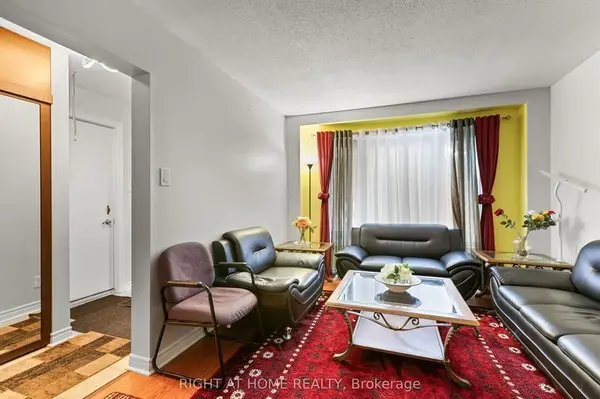 3142 Dumaurier AVE E, Britannia Heights - Queensway Terrace N And Area, ON K2B 8R1