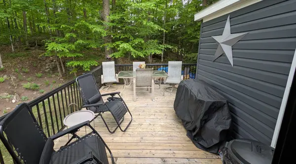 1082 Shamrock Marina RD, Gravenhurst, ON P0E 1N0