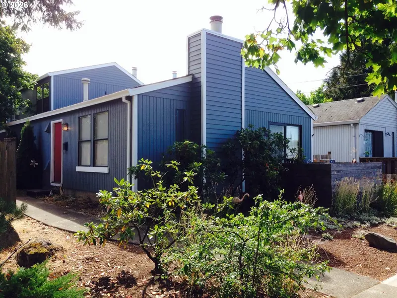 6822 SE WOODSTOCK BLVD, Portland, OR 97206