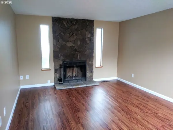 6822 SE WOODSTOCK BLVD, Portland, OR 97206