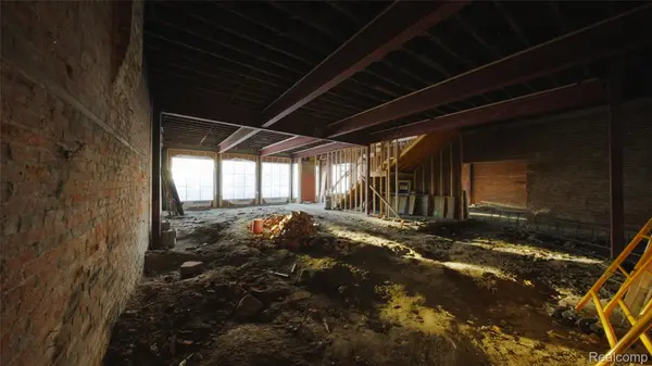 51005 Washington ST, New Baltimore, MI 48047