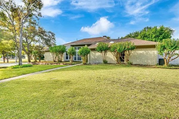 12401 Pleasant Valley Drive, Dallas, TX 75243