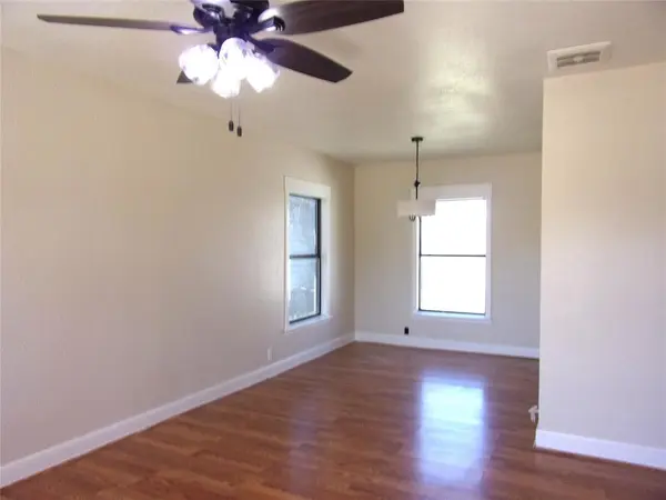 1902 W Dry Street, San Saba, TX 76877