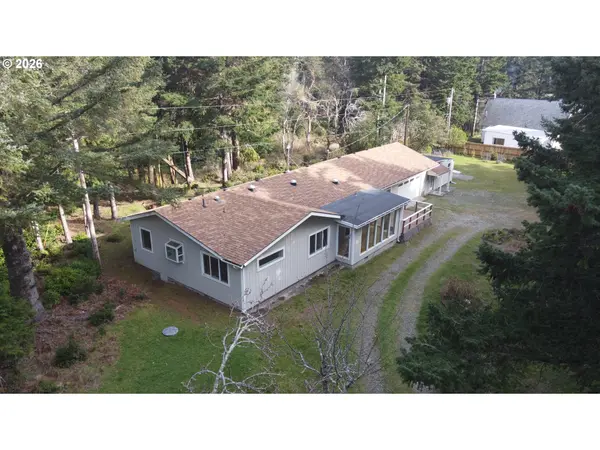 92504 PARADISE POINT RD, Port Orford, OR 97465