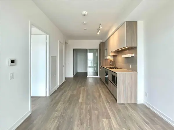 950 Portage Pkwy #4105, Vaughan, ON L4K 0J7