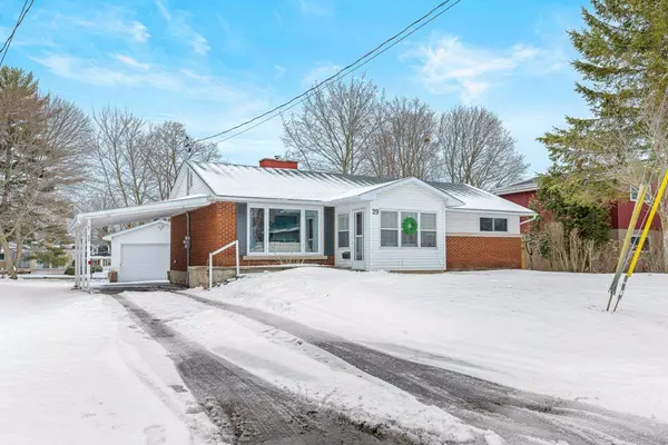 29 Crawford ST, Brockville, ON K6V 1S2