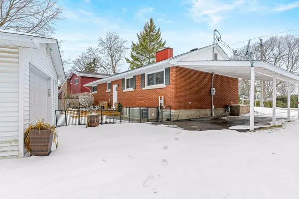 29 Crawford ST, Brockville, ON K6V 1S2