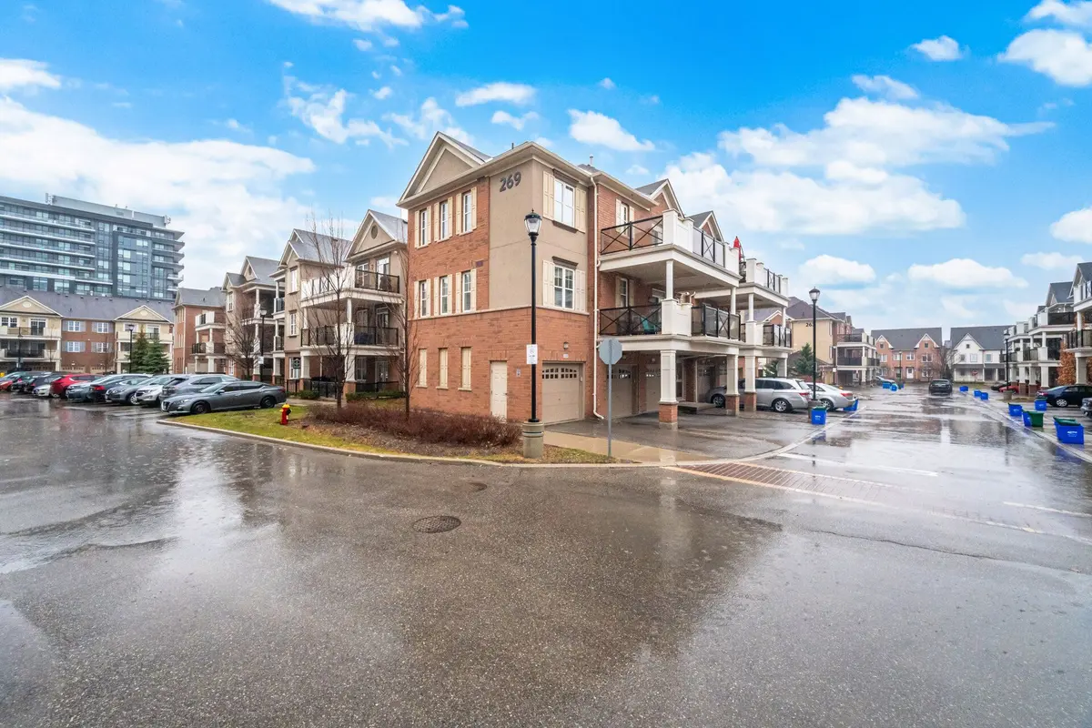 269 Georgian DR #309, Oakville, ON L6H 0L1