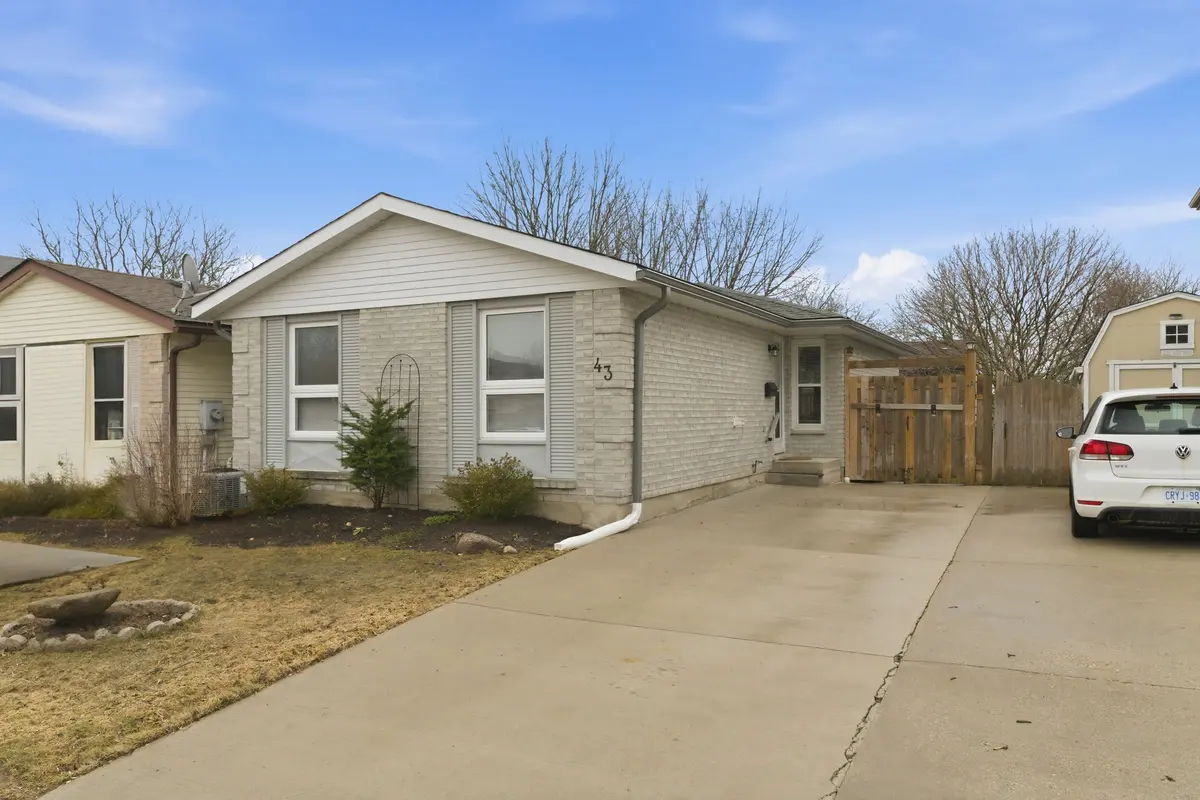 43 Leacock AVE, Guelph, ON N1E 6P9