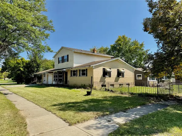 1015 W Carpenter RD, Flint, MI 48505