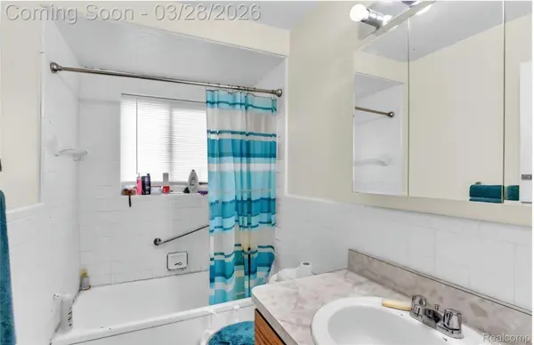 11820 Harold ST, Warren, MI 48089