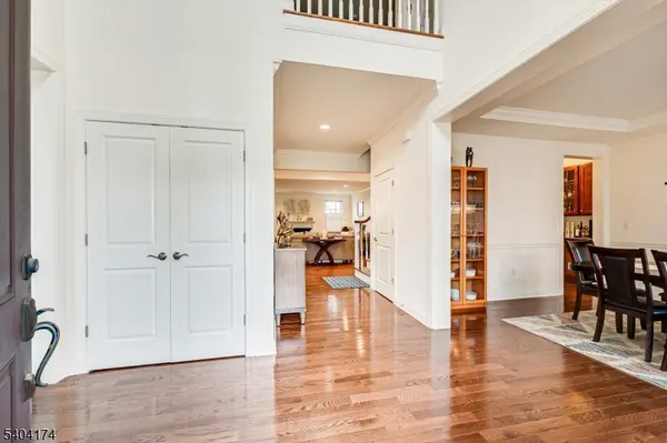 2 Eagle Ct, South Brunswick Twp., NJ 08852