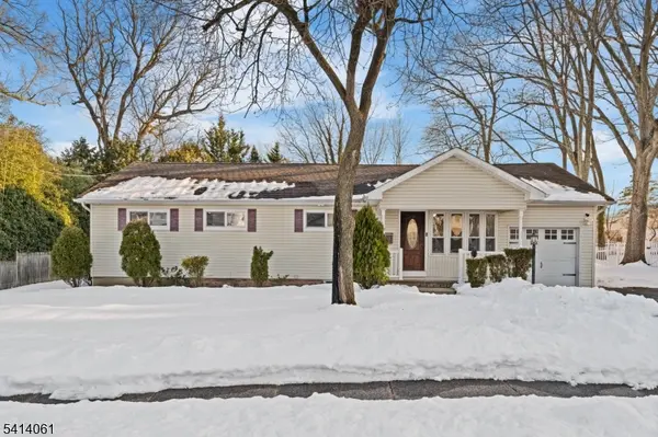 4 Harlow Cres, Fair Lawn Boro, NJ 07410