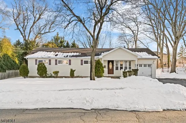 4 Harlow Cres, Fair Lawn Boro, NJ 07410