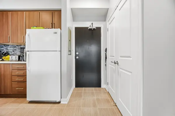 269 Georgian DR #309, Oakville, ON L6H 0L1