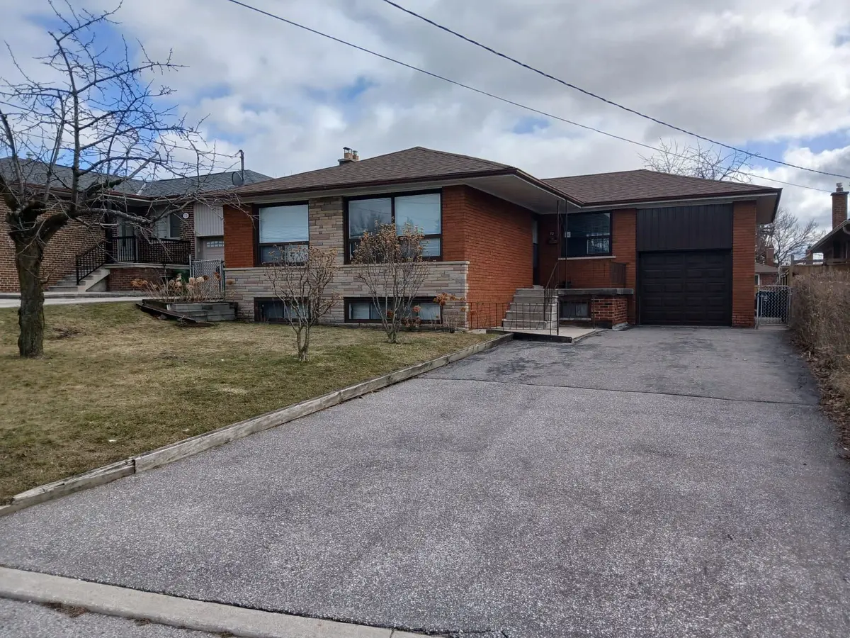 73 Burr AVE, Toronto W04, ON M6L 1V3