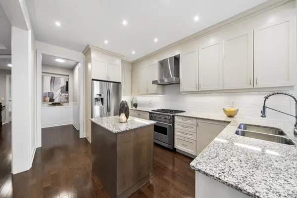 317 Oberfrick AVE, Vaughan, ON L6A 0R5