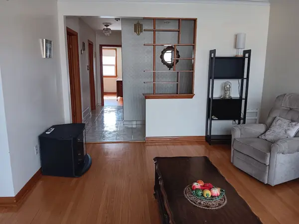 73 Burr AVE, Toronto W04, ON M6L 1V3