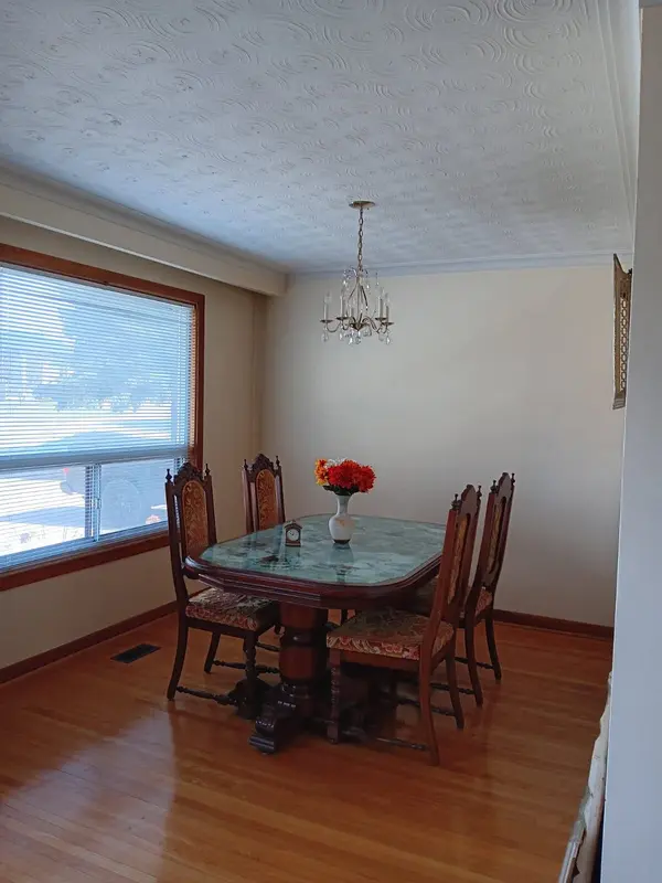 73 Burr AVE, Toronto W04, ON M6L 1V3