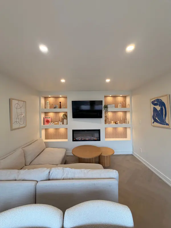 914 Mohawk RD E #10, Hamilton, ON L8T 2R8