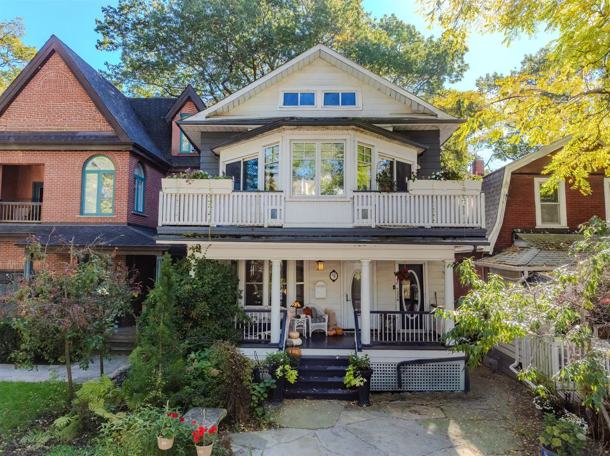 9 Balmy AVE, Toronto E02, ON M4E 1C7