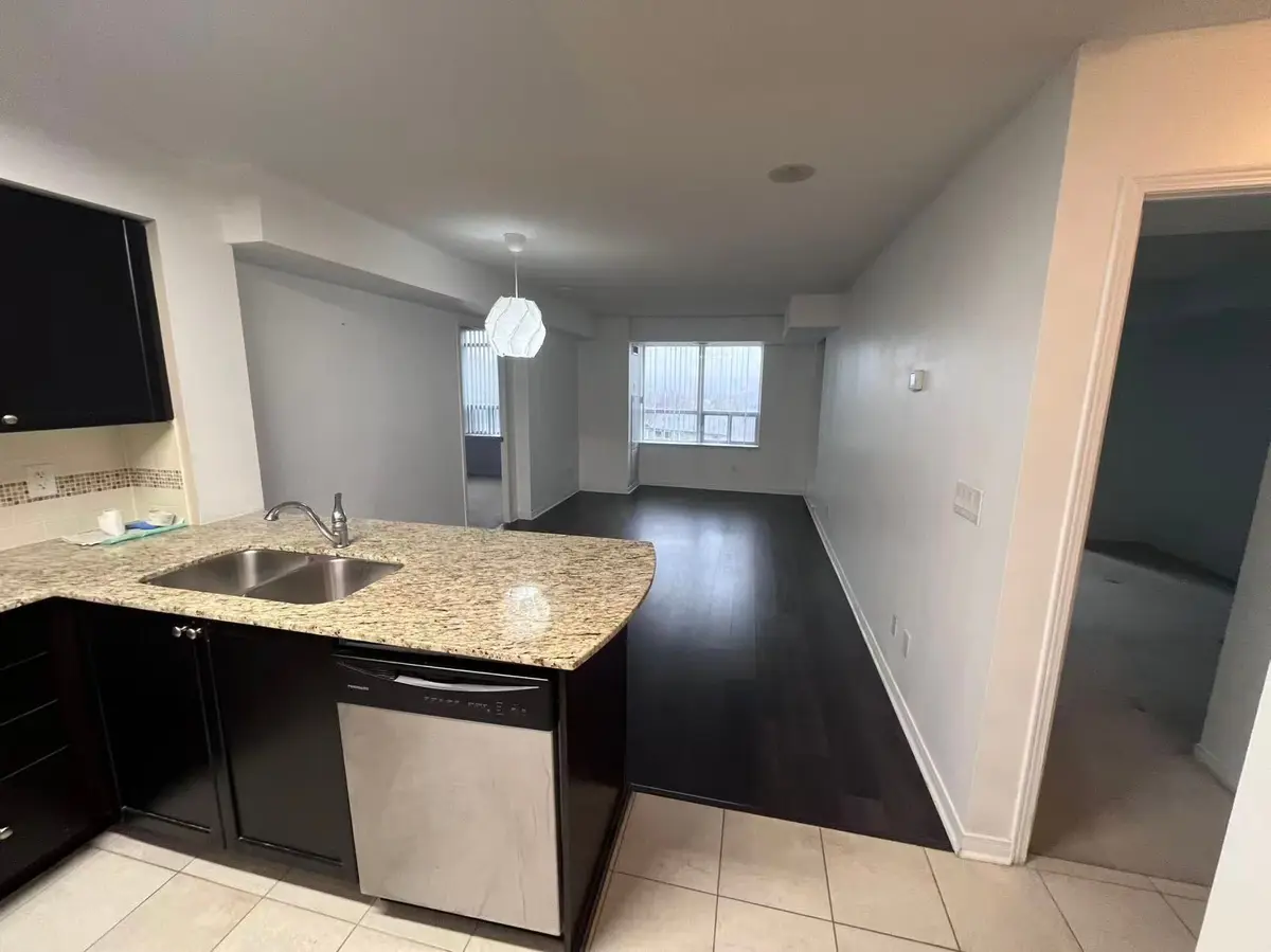 73 King William CRES #512, Richmond Hill, ON L4B 0C2