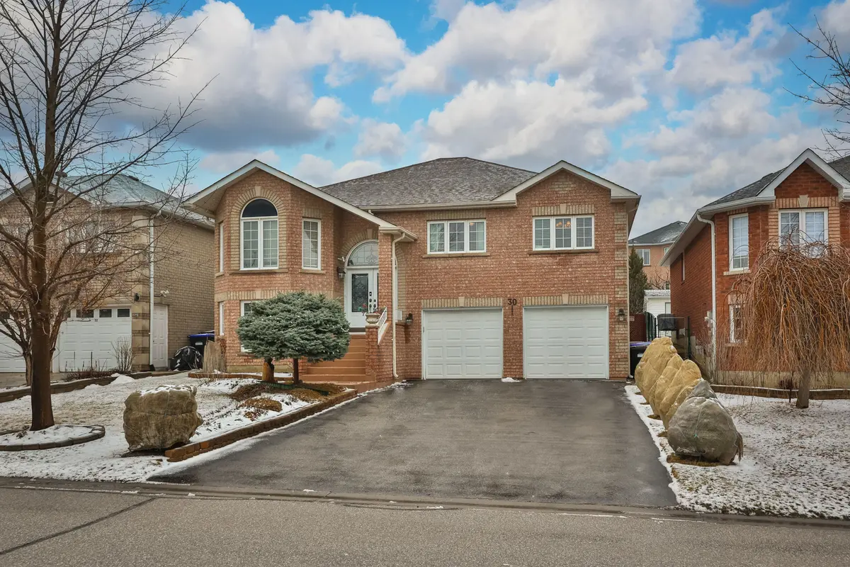 30 Saint AVE, Bradford West Gwillimbury, ON L3Z 3E6