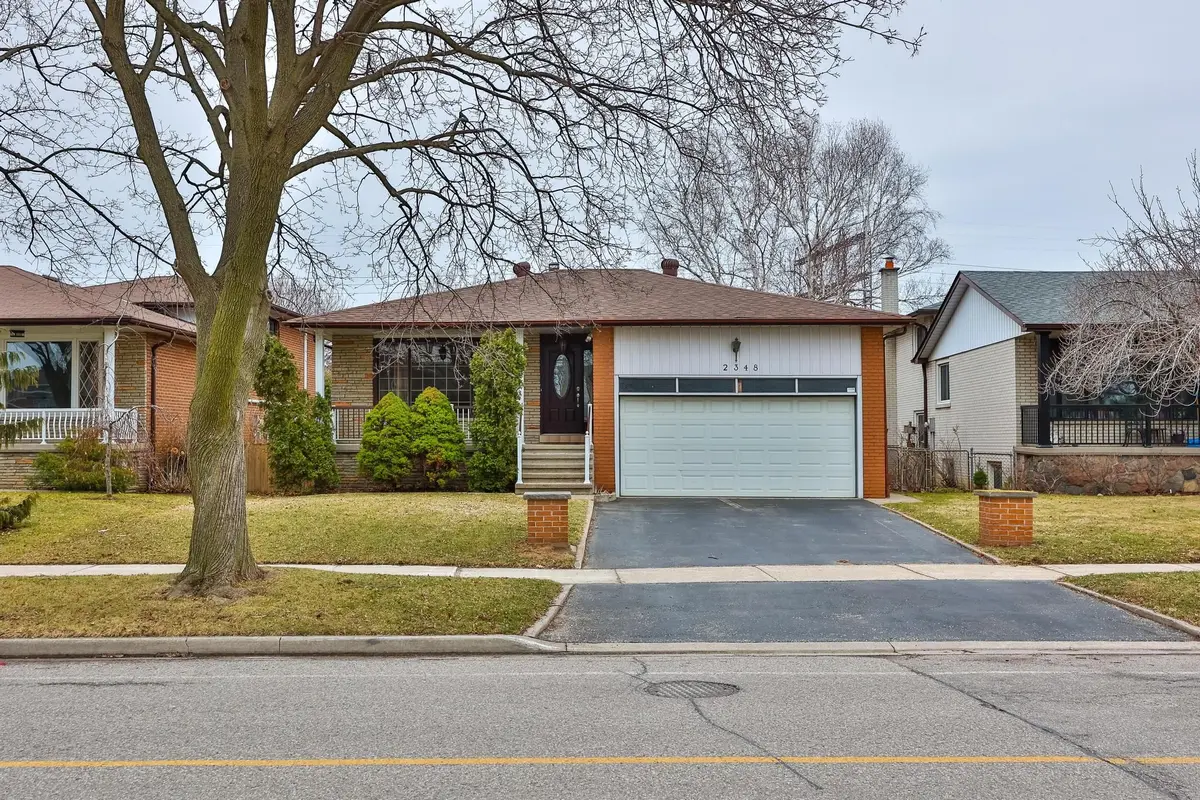 2348 Denise RD, Mississauga, ON L4X 1J4