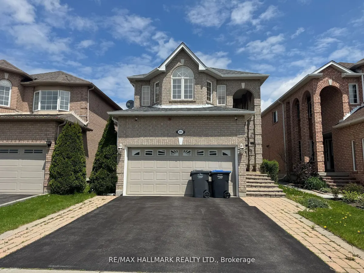 203 Landsbridge ST, Caledon, ON L7E 2J6