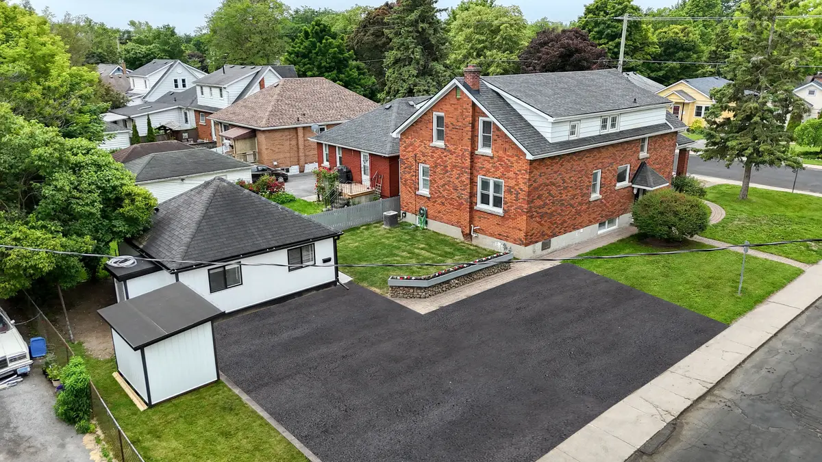 493 COLLEGE ST, Kingston, ON K7L 4M8